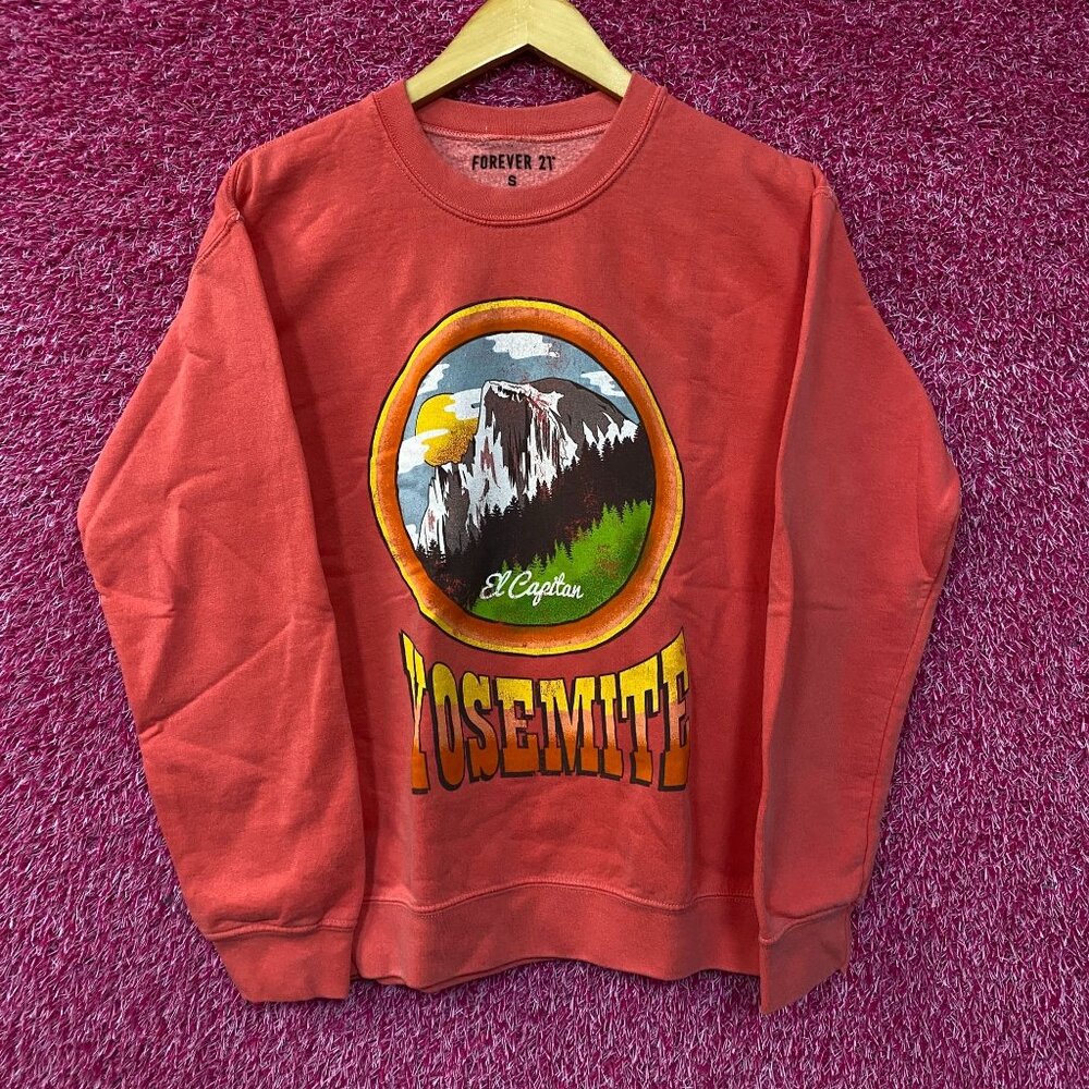 Yosemite National Park Crewneck Sweater size small